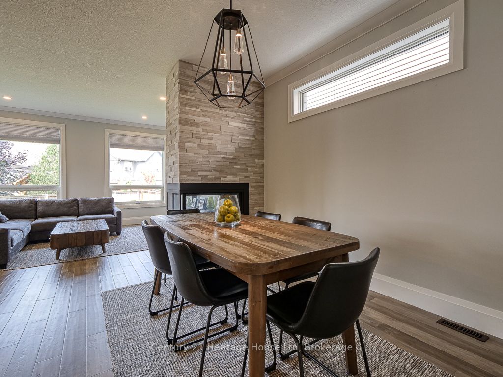 1061 Alberni Rd
