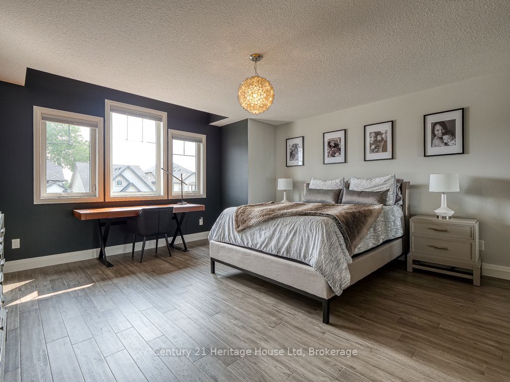1061 Alberni Rd