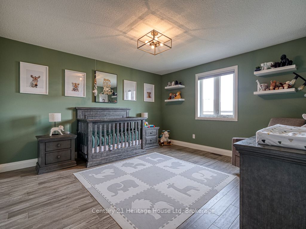 1061 Alberni Rd