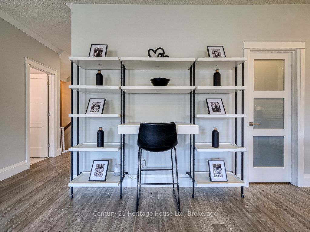1061 Alberni Rd