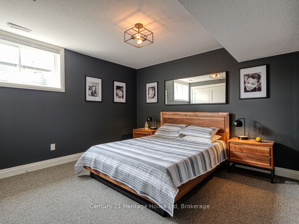 1061 Alberni Rd
