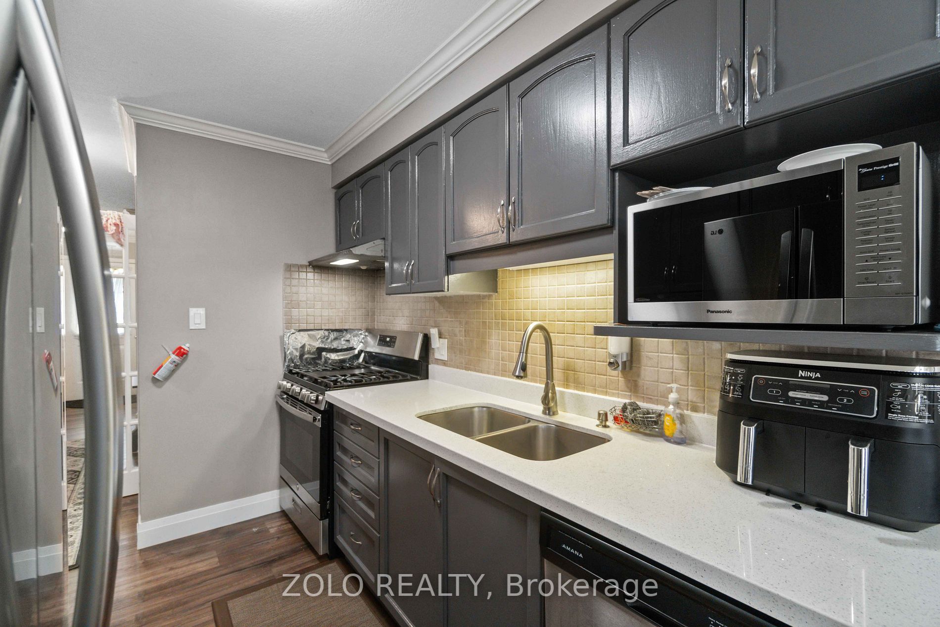 1523 Upper Gage Ave, #3