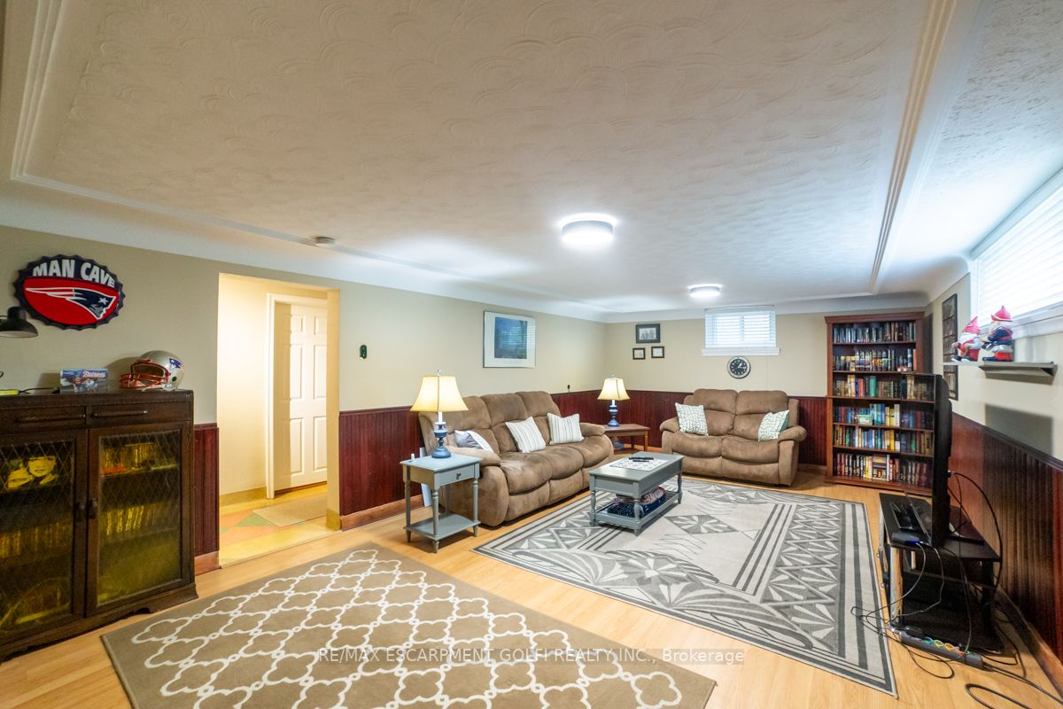 109 Sunning Hill Ave