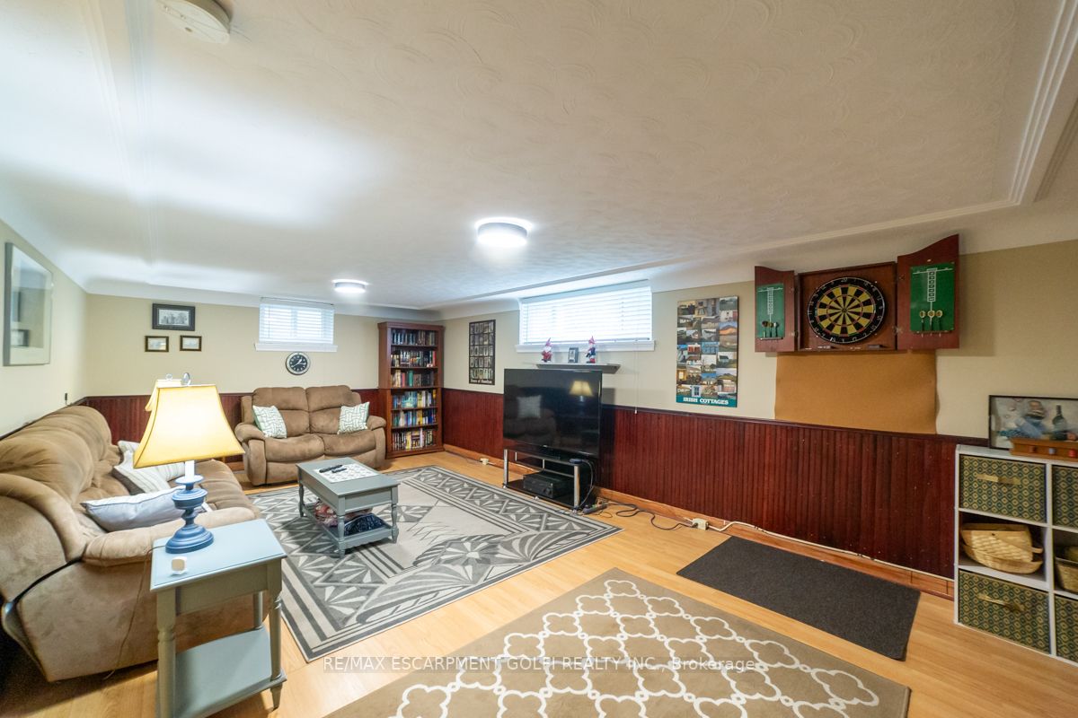 109 Sunning Hill Ave
