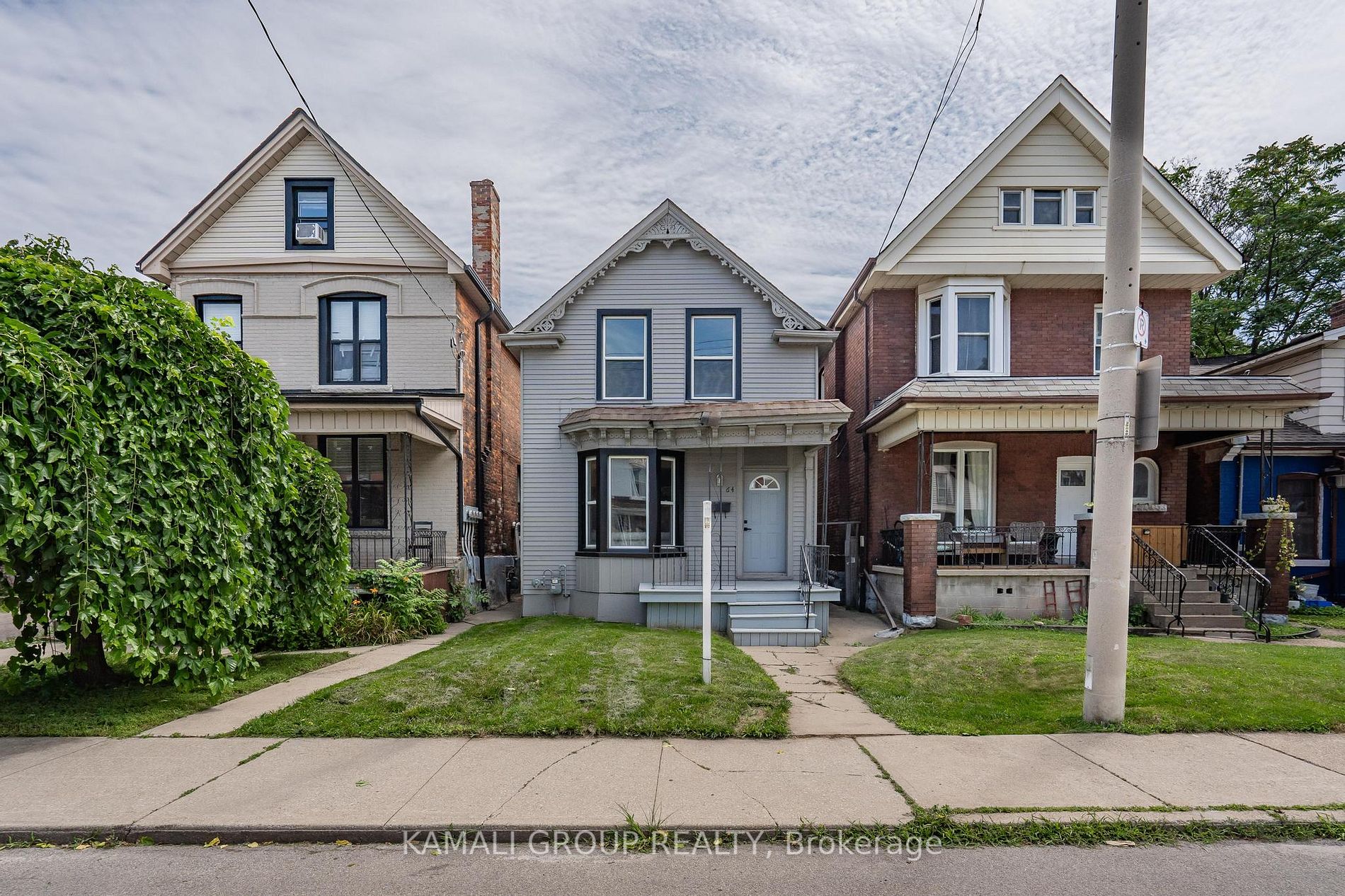 64 Smith Ave