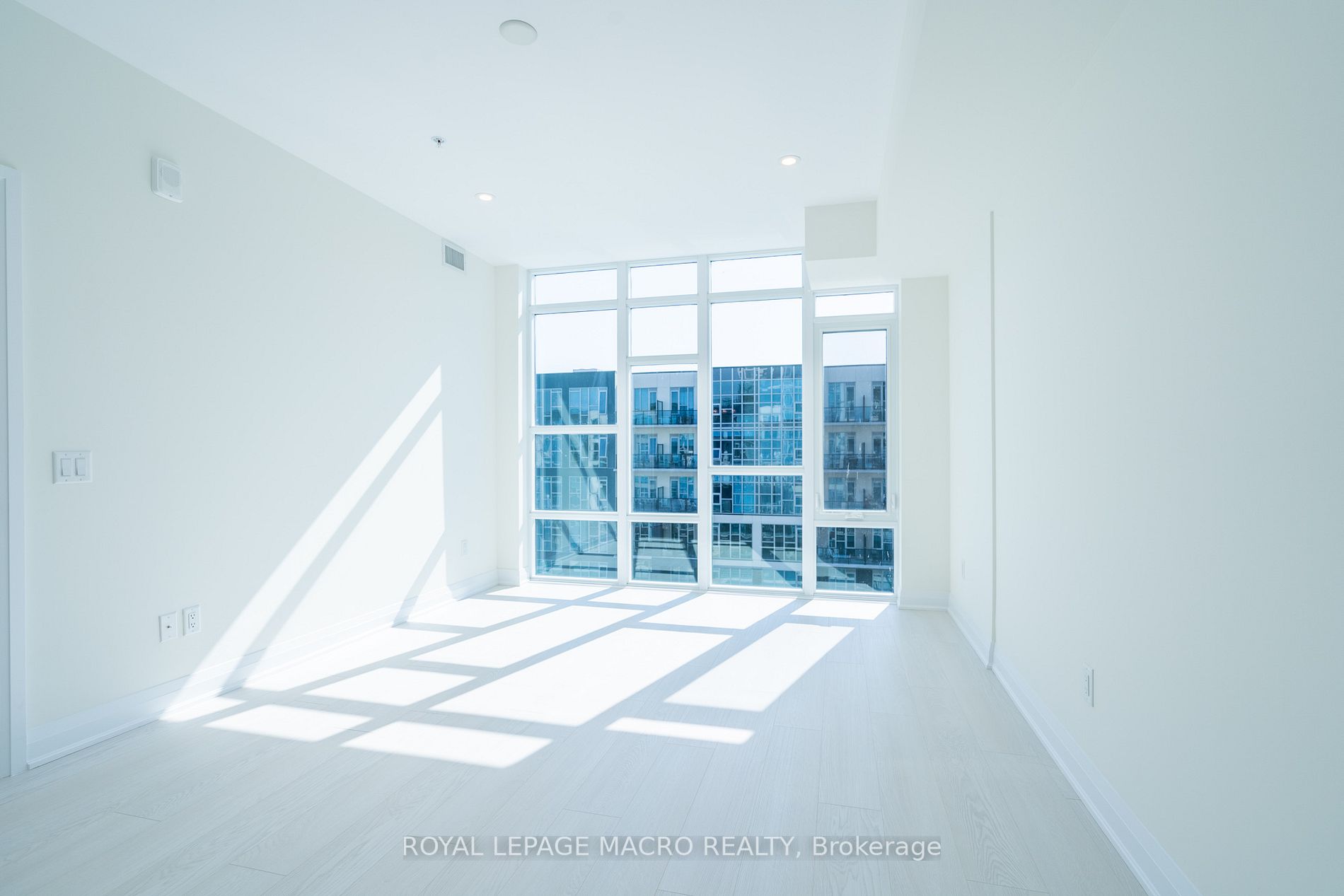 16 Concord Pl, #547