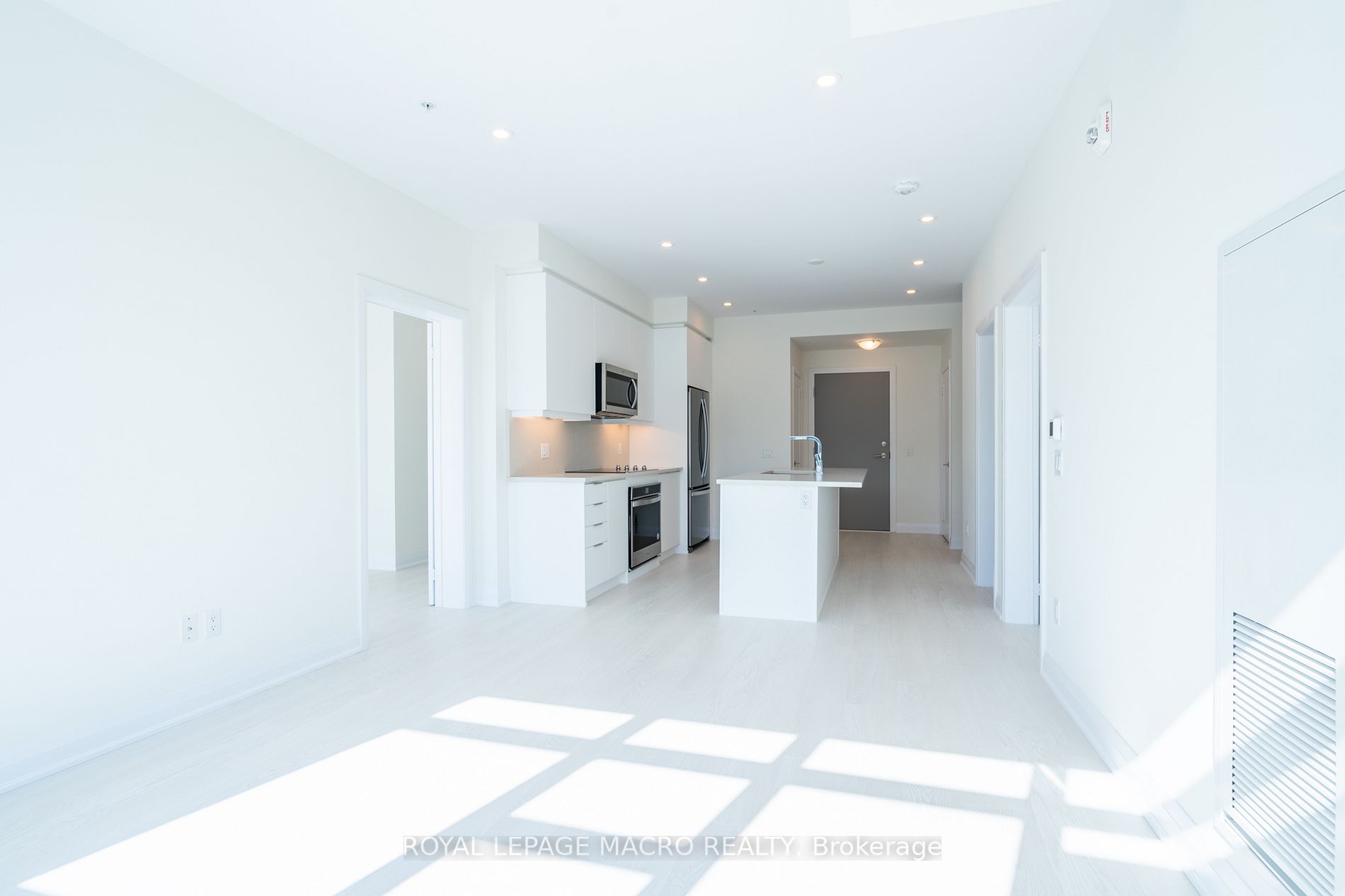 16 Concord Pl, #547