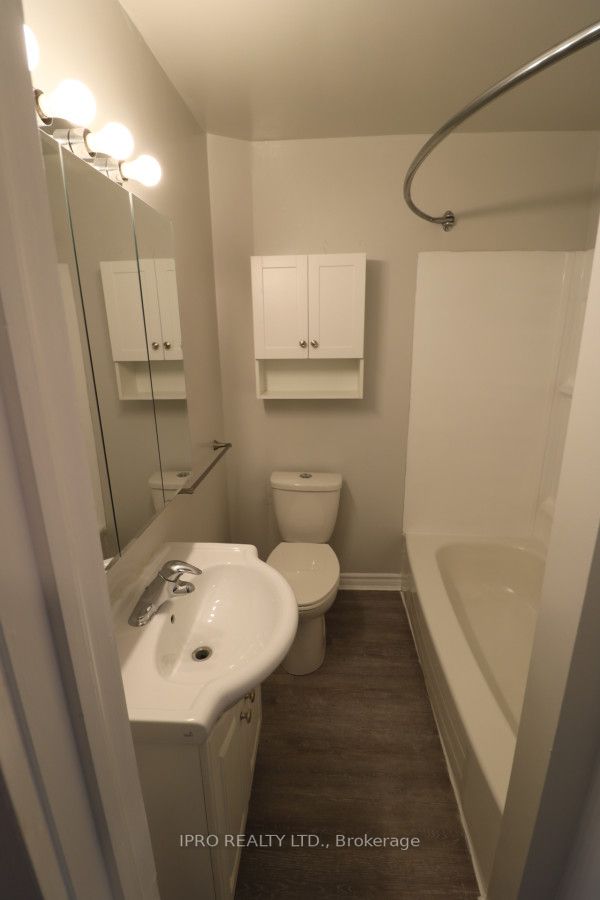 27 Berryman Ave