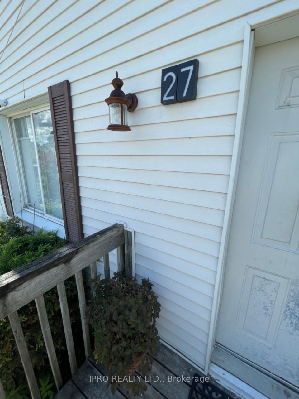 27 Berryman Ave