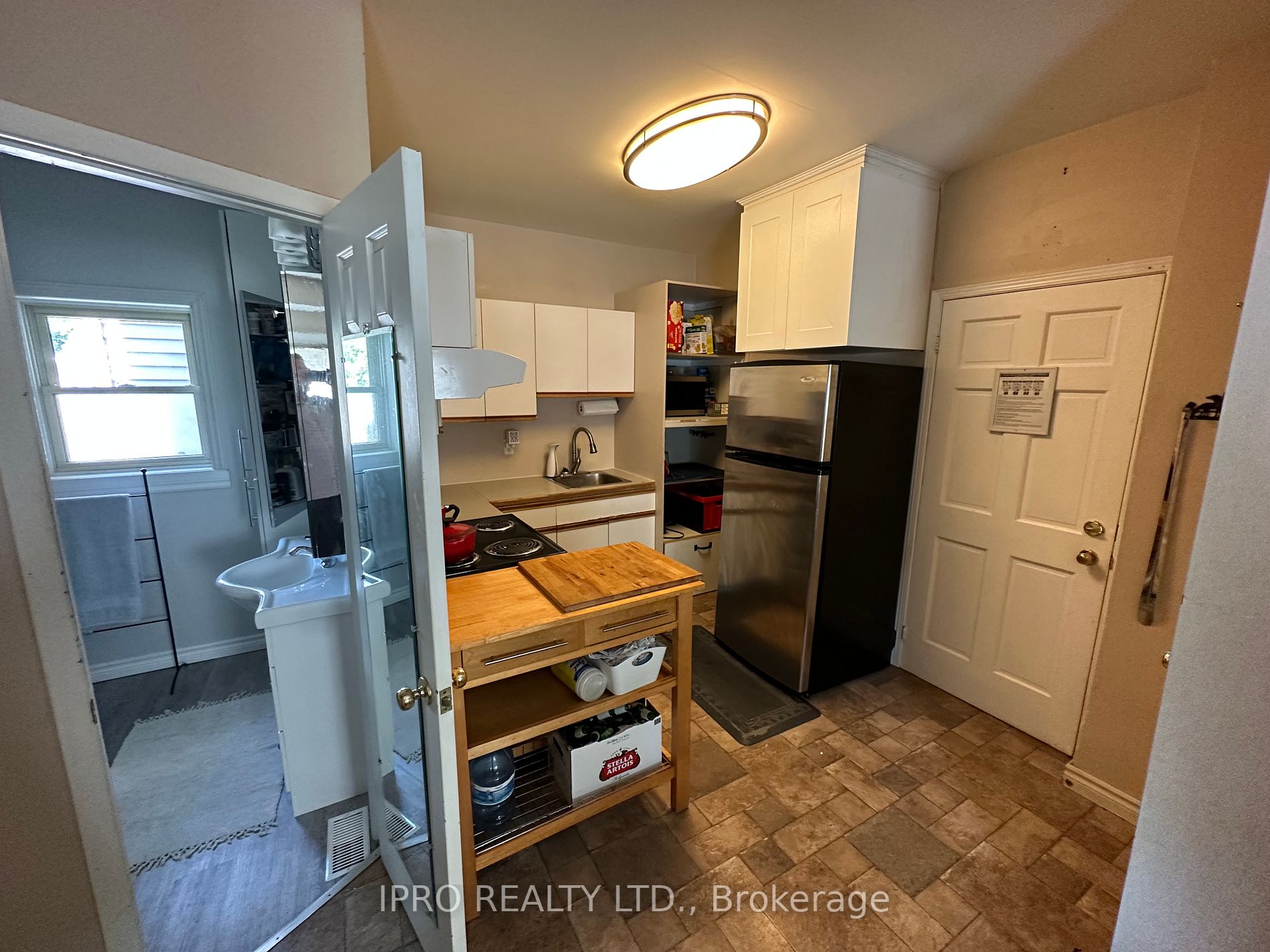 27 Berryman Ave