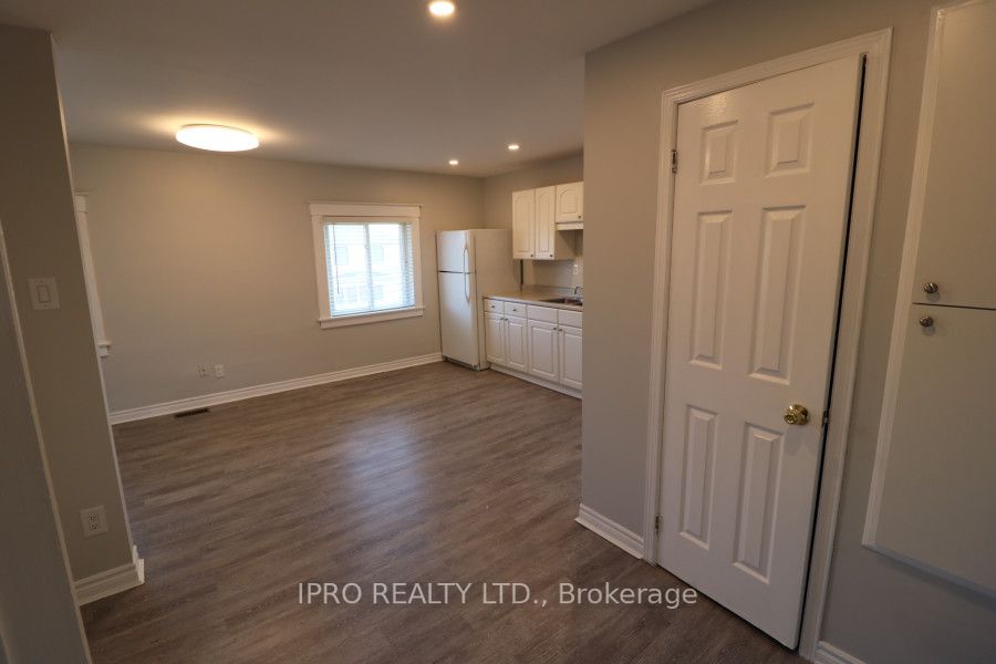 27 Berryman Ave