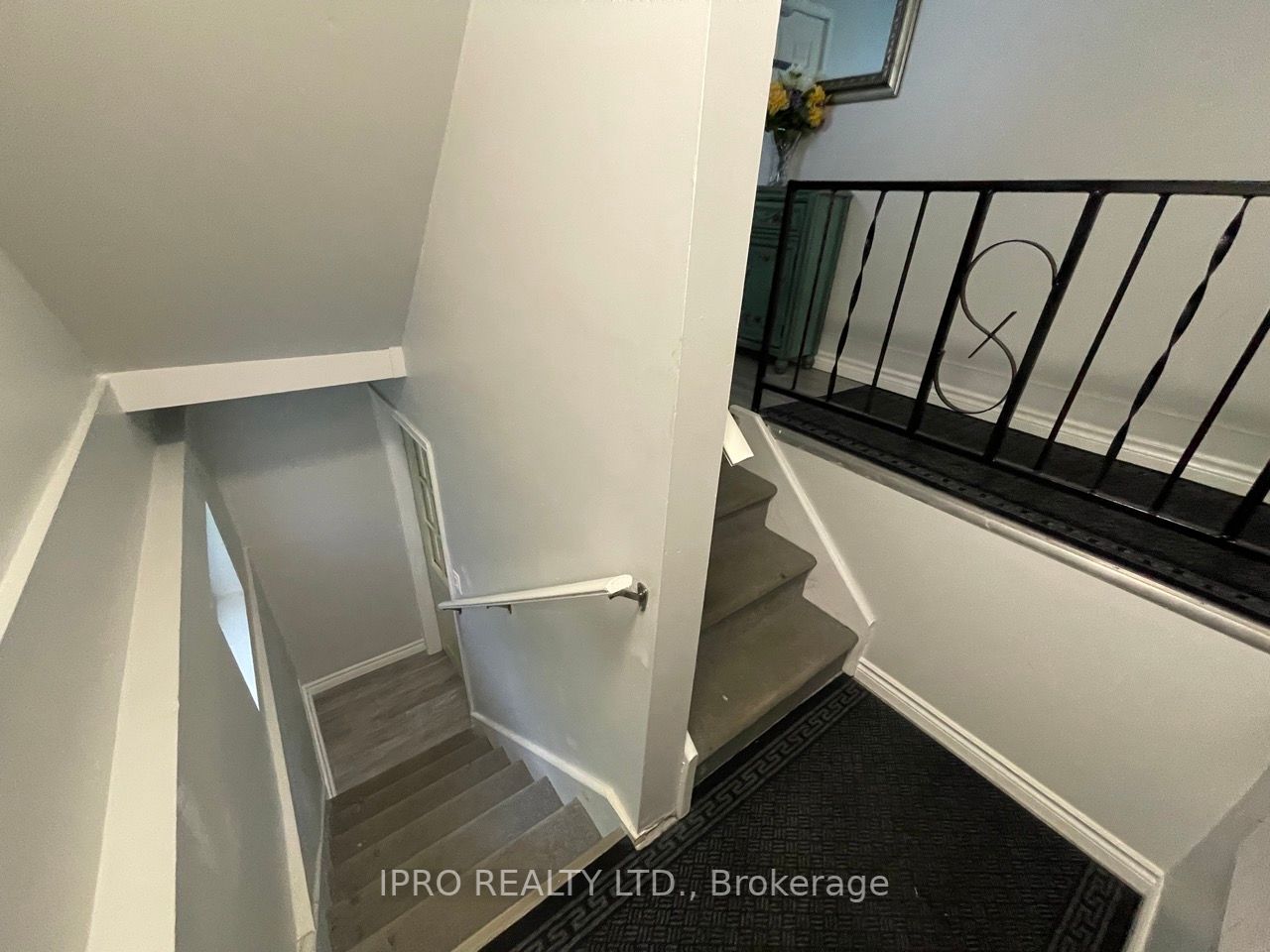 27 Berryman Ave