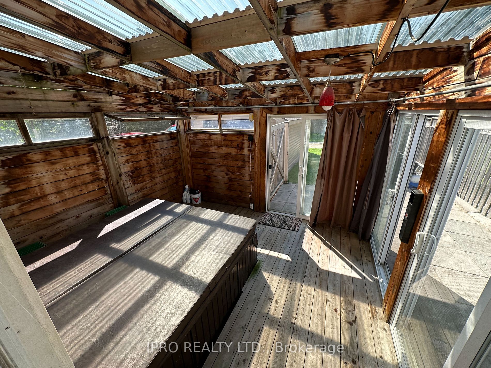 27 Berryman Ave
