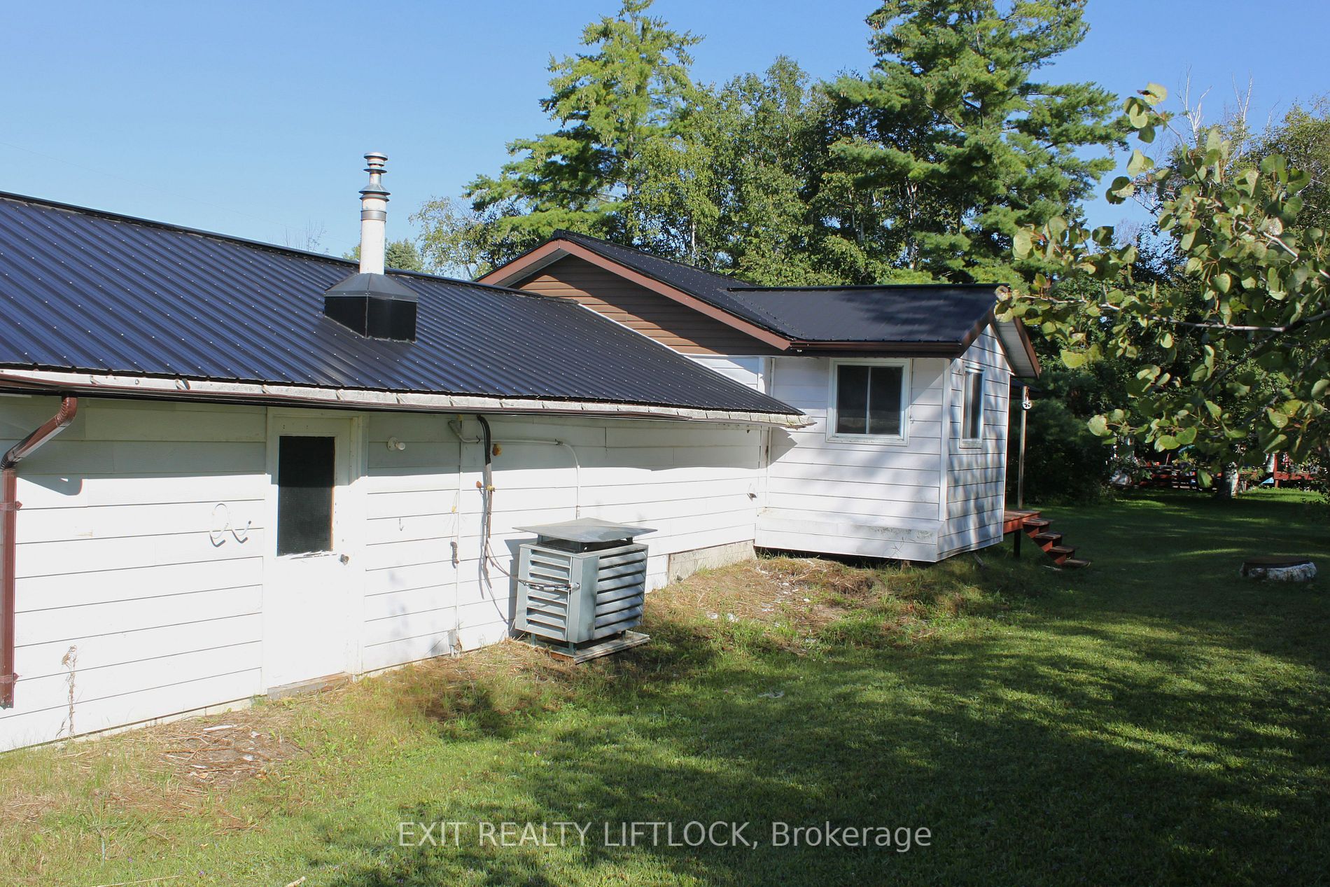 76 Winter Rd