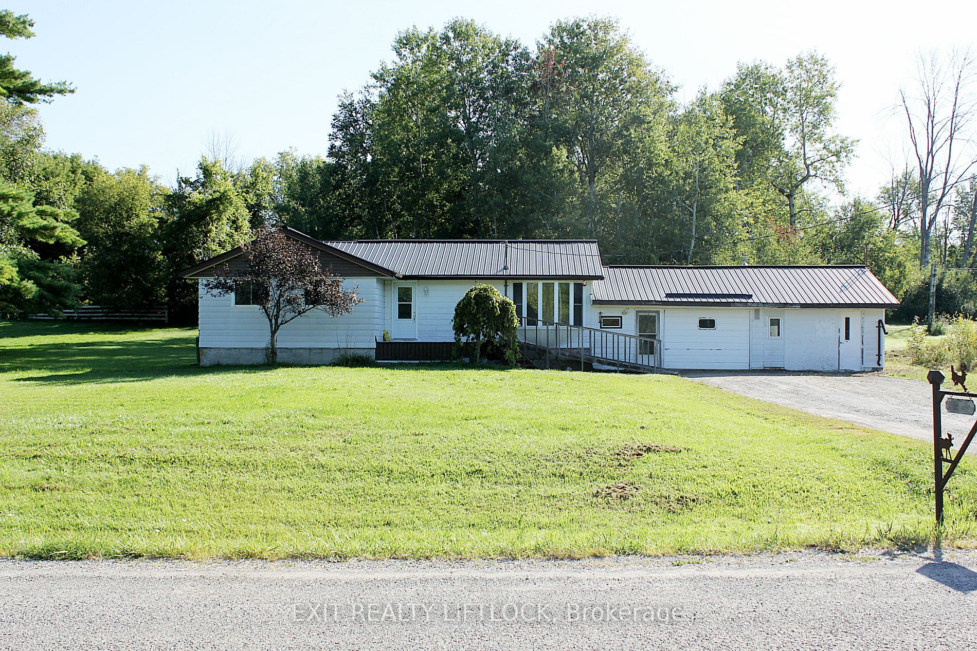 76 Winter Rd
