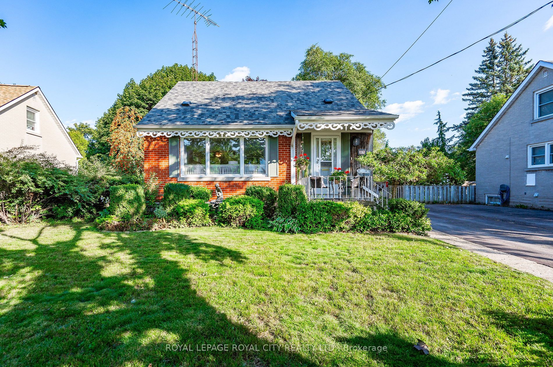 27 Vancouver Dr