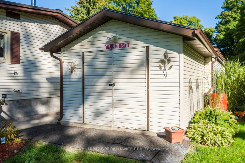 1097 Burr Rd