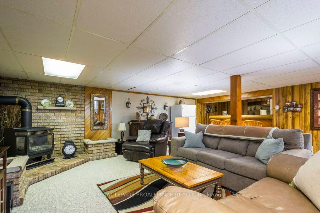 1097 Burr Rd