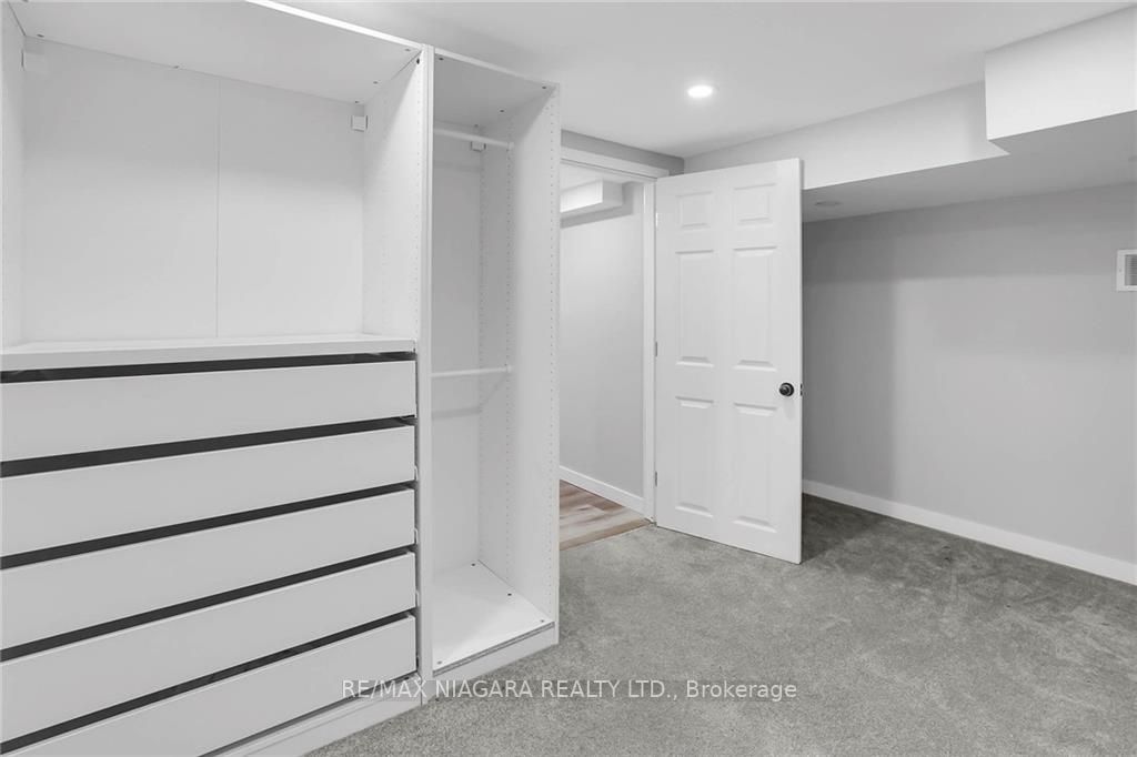 10 Sherbourne St