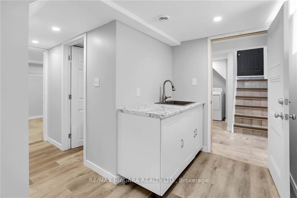 10 Sherbourne St