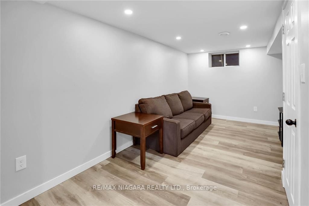 10 Sherbourne St
