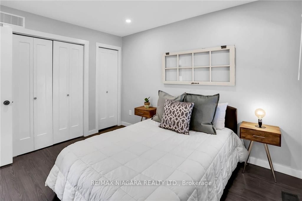 10 Sherbourne St