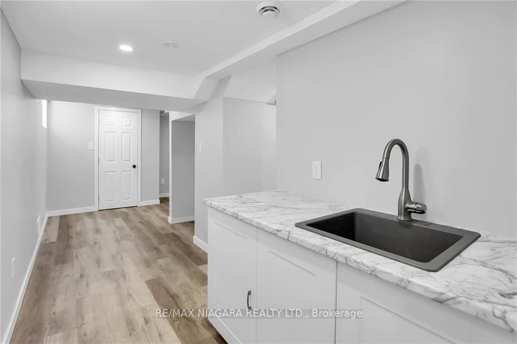 10 Sherbourne St