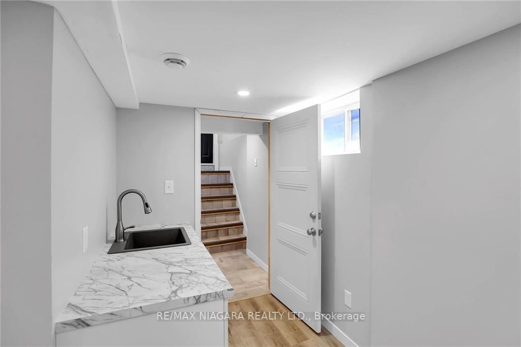 10 Sherbourne St
