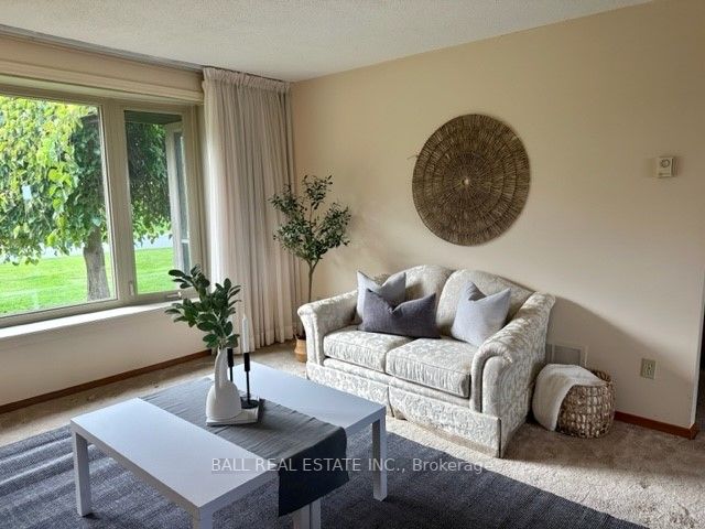 363 Country Club Circ