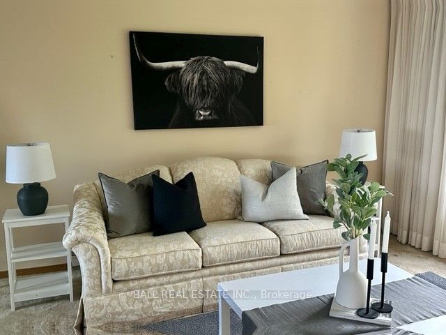 363 Country Club Circ