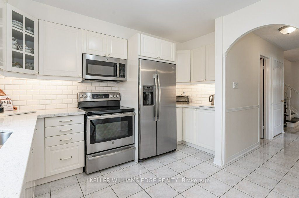 101 Harnesworth Cres