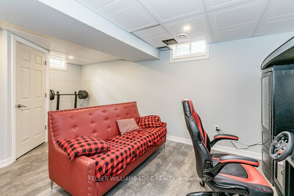 101 Harnesworth Cres
