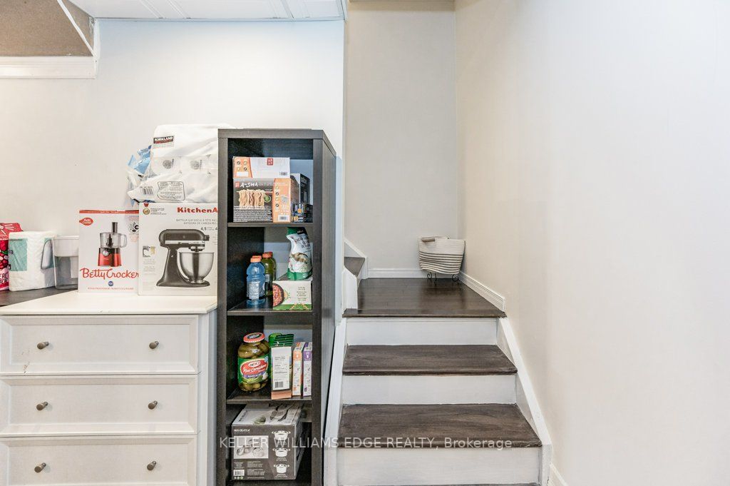 101 Harnesworth Cres