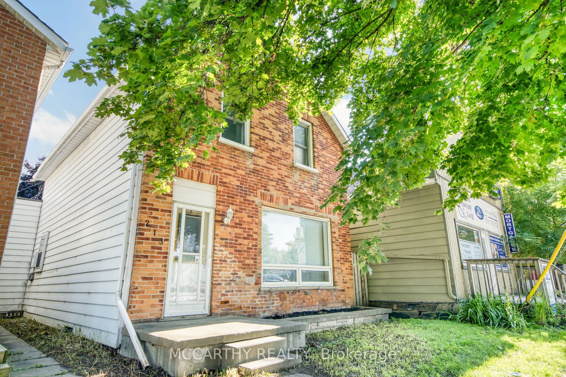 213 Main St E