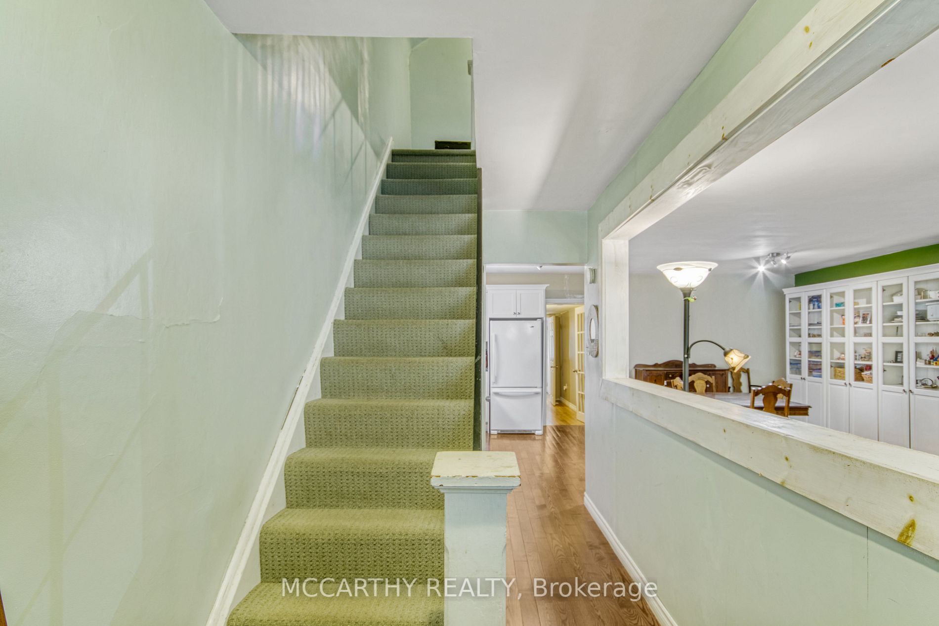 213 Main St E