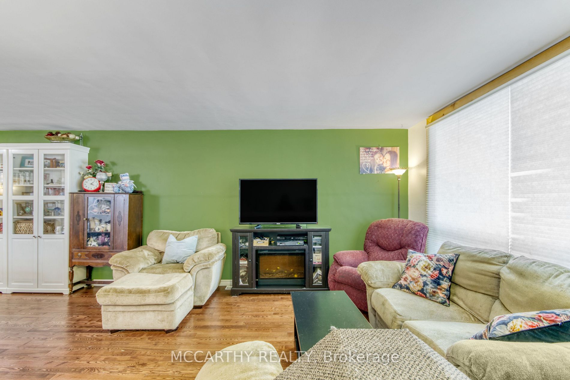 213 Main St E