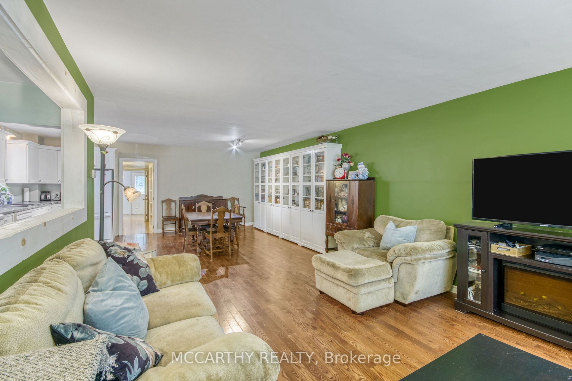 213 Main St E