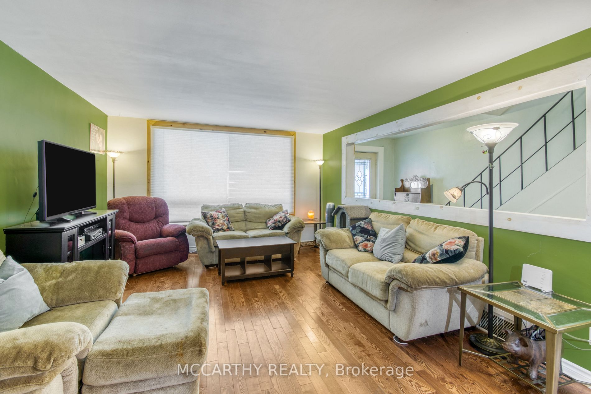 213 Main Street E