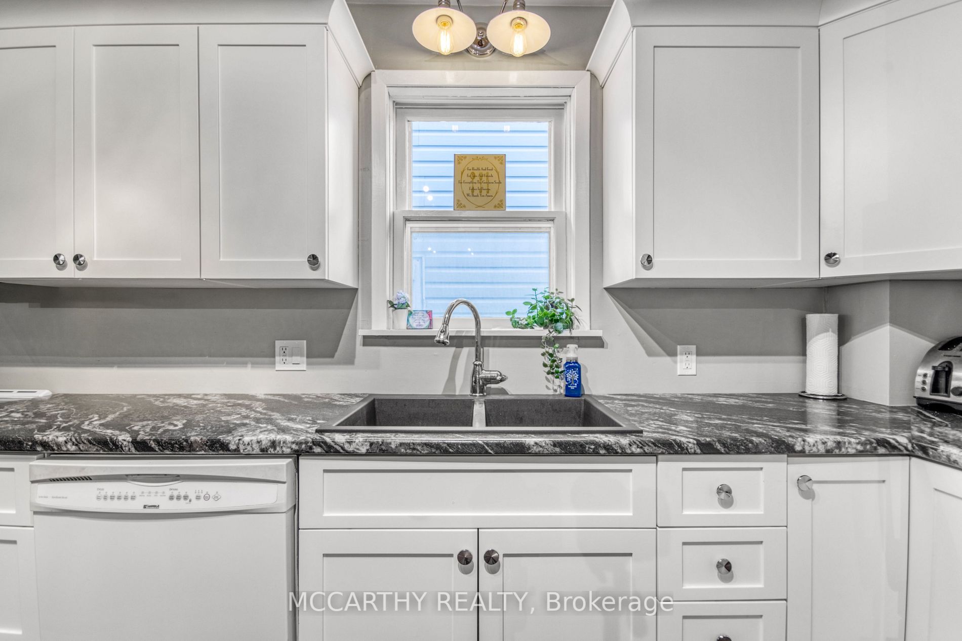 213 Main Street E