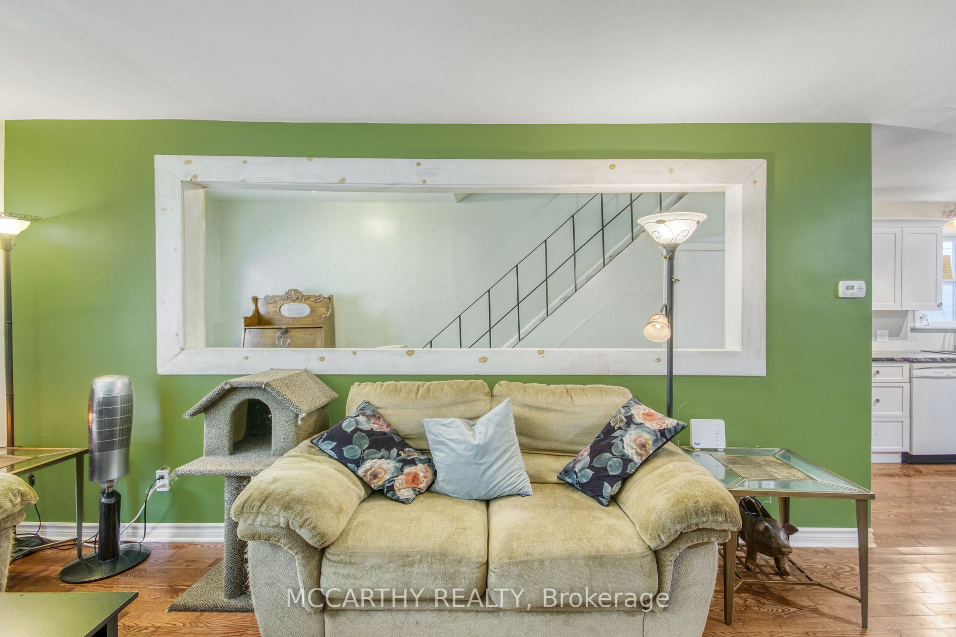 213 Main Street E