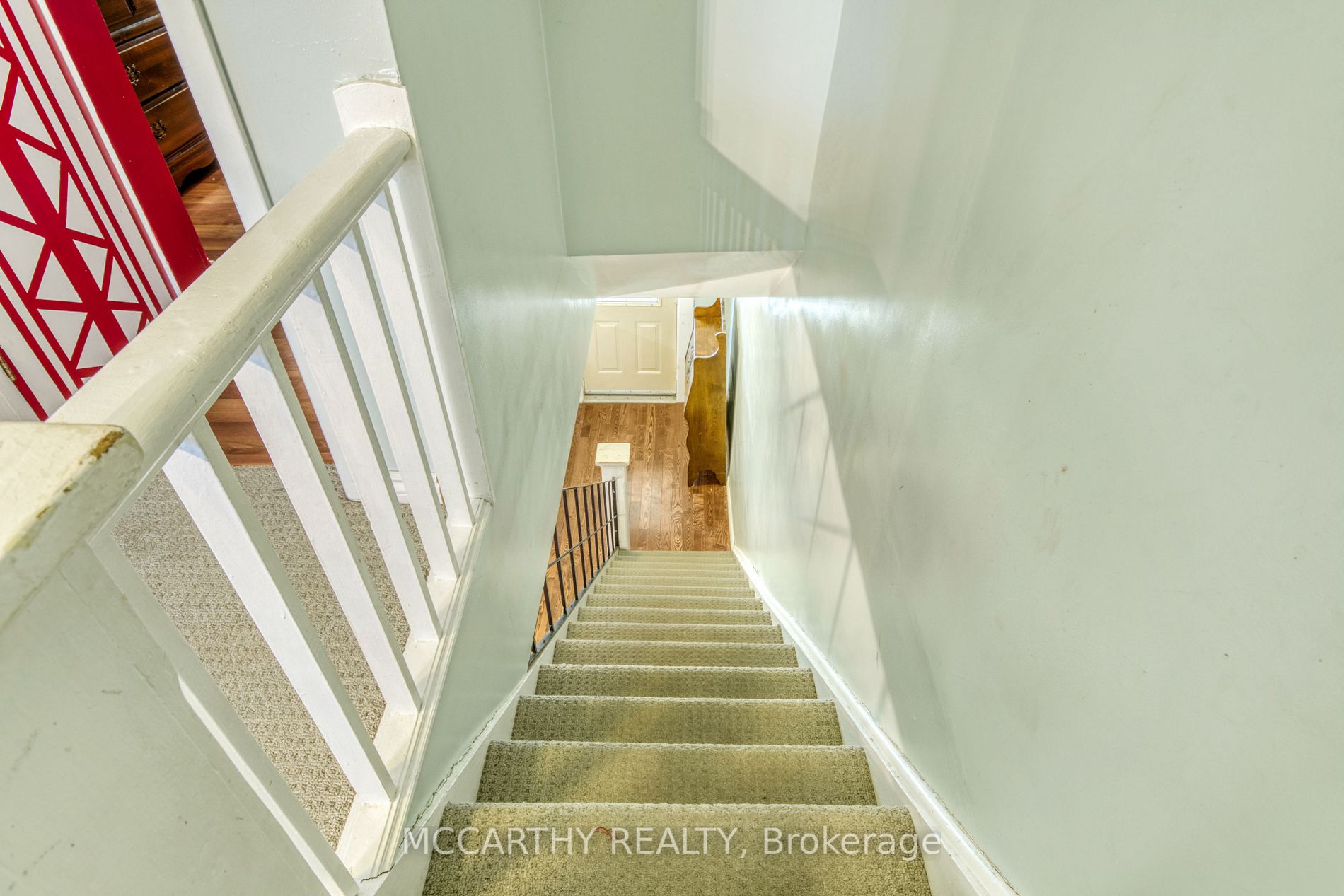 213 Main Street E