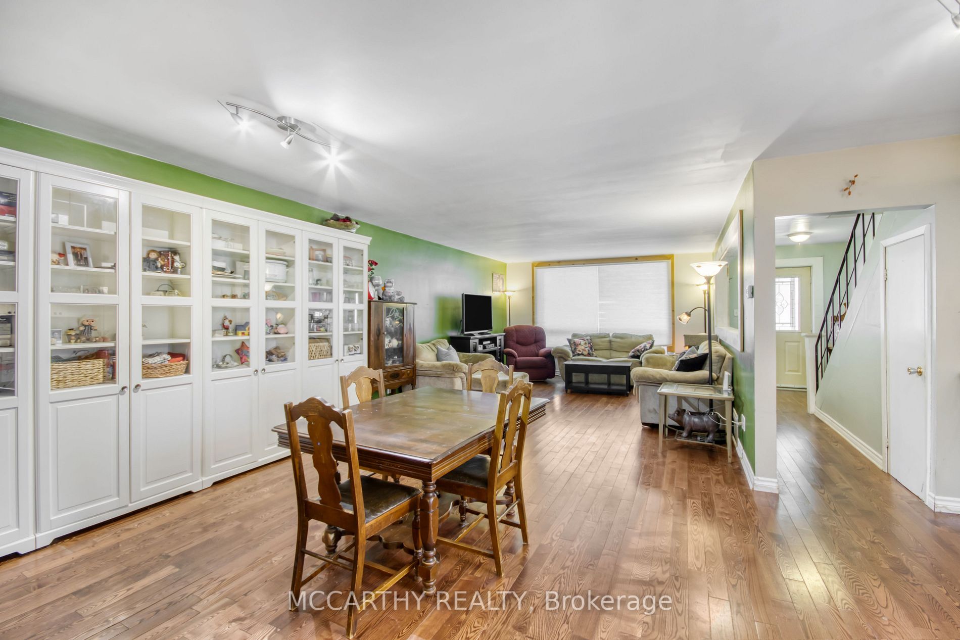 213 Main Street E