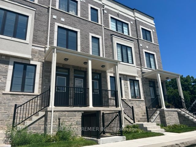 383 Dundas St E, #74