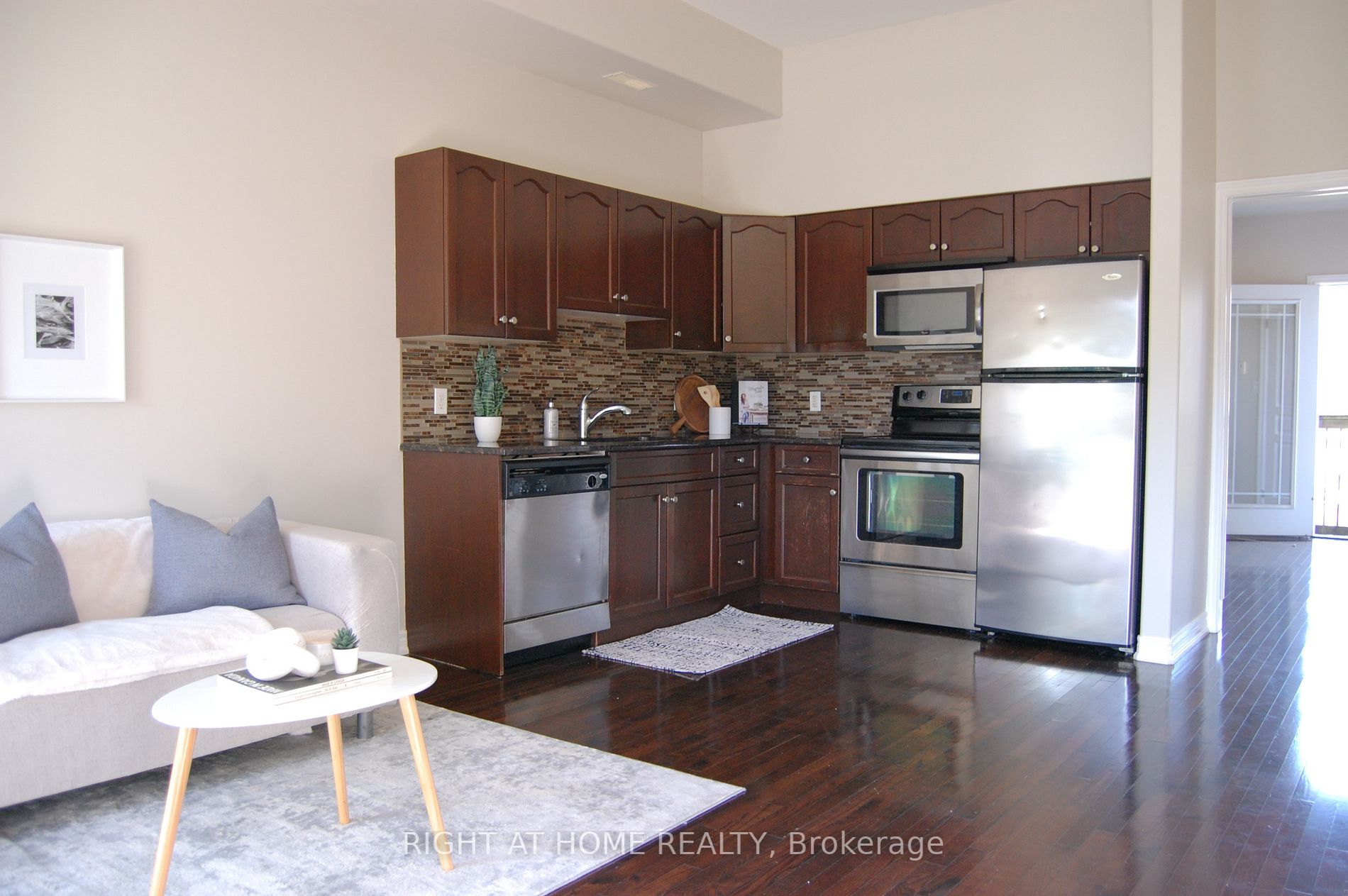 6045 DUNN Street, #205