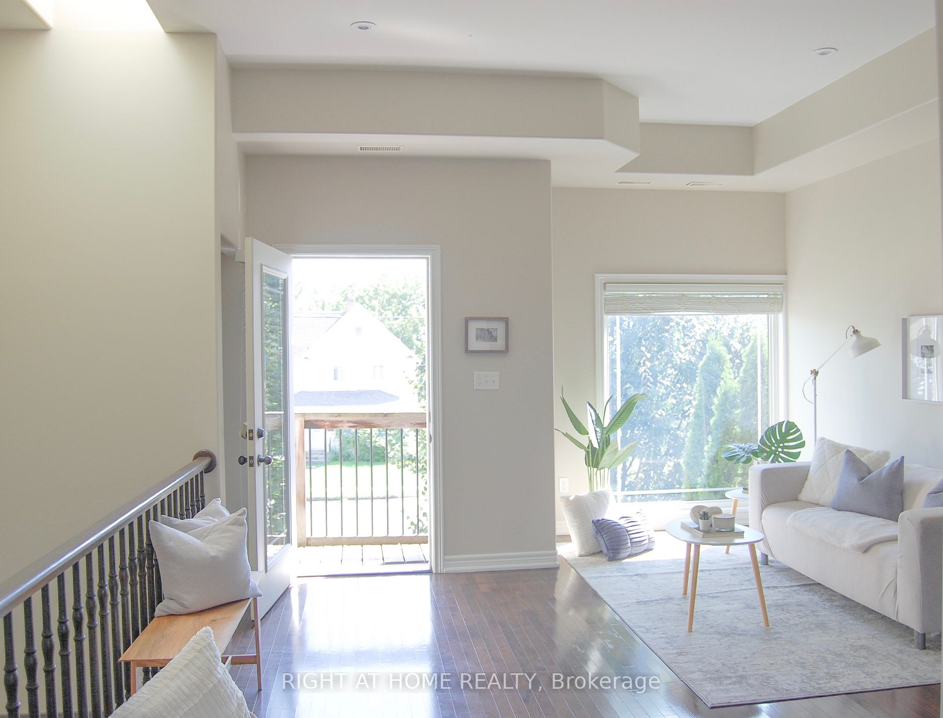6045 DUNN Street, #205