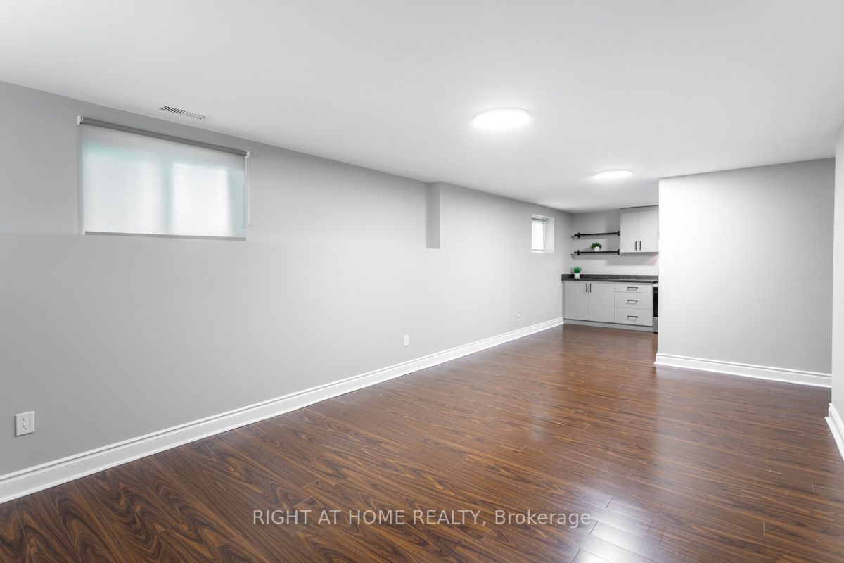 18 Bailey St