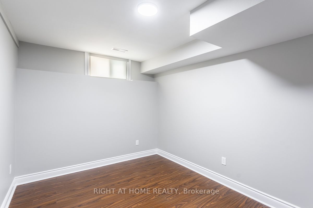 18 Bailey St
