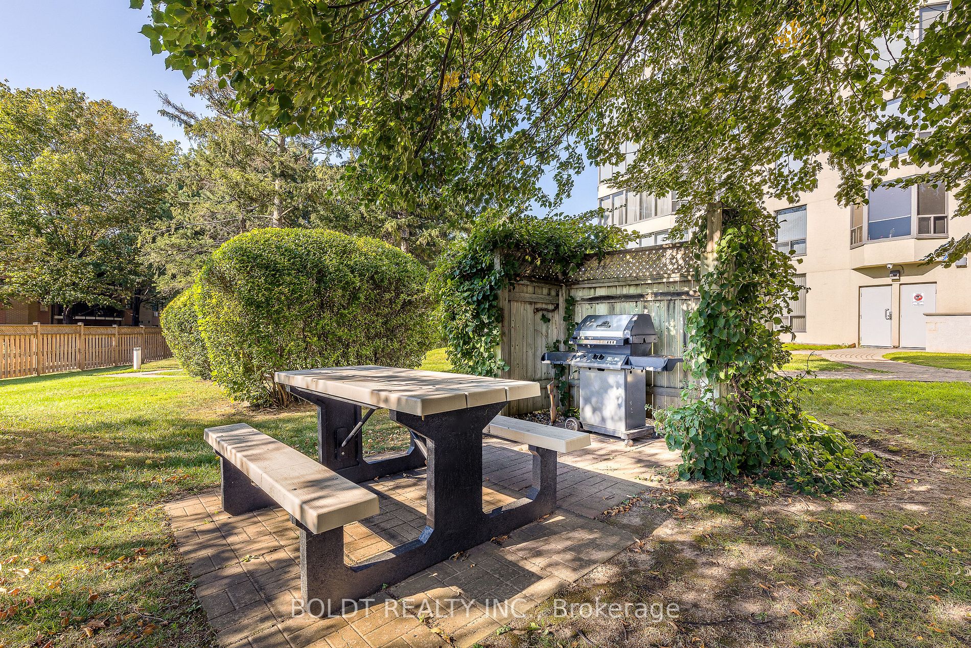 81 Scott St, #307