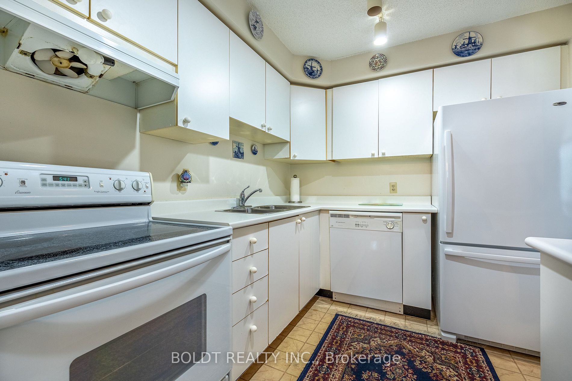 81 Scott St, #307