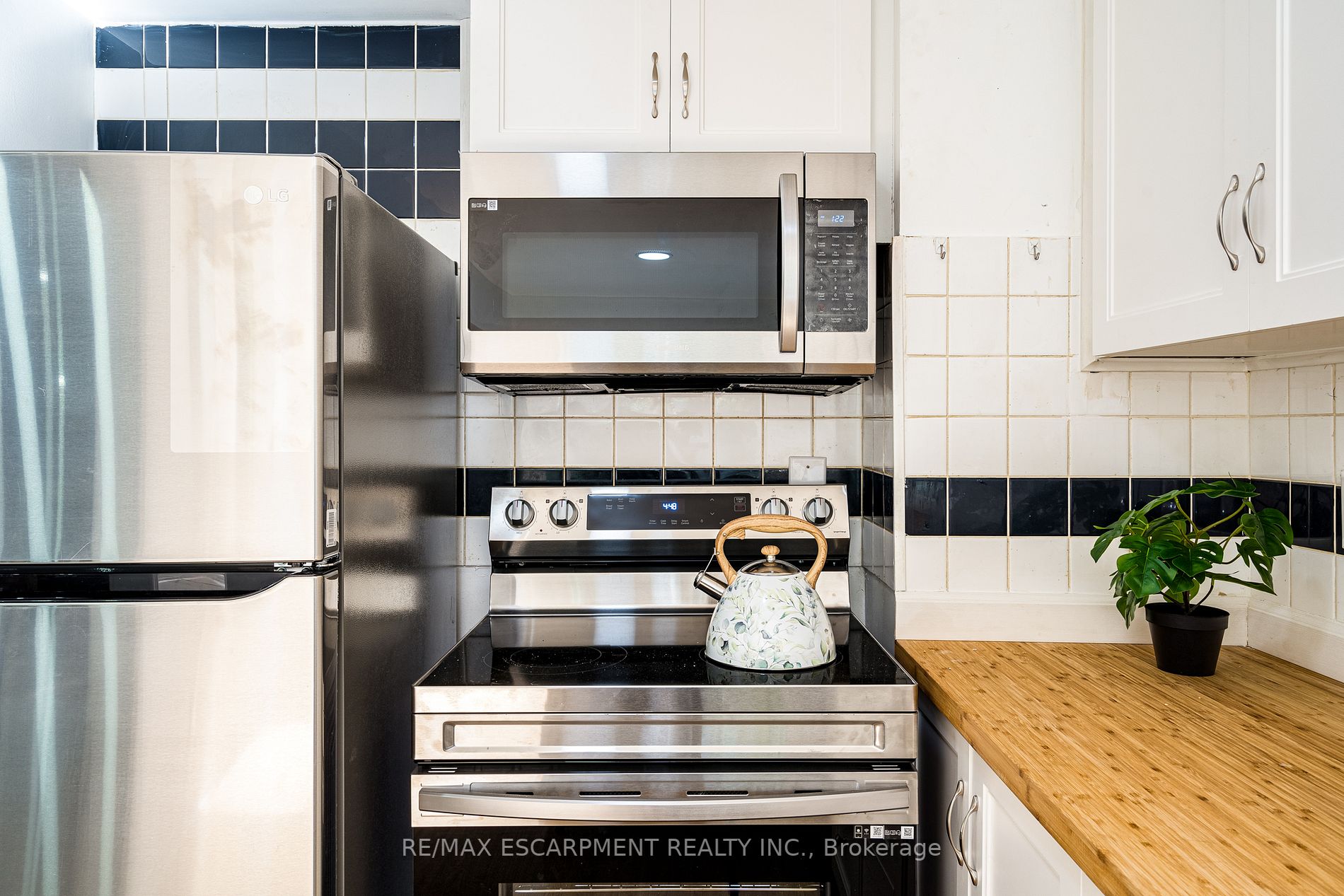 2 Huntingwood Ave, #24